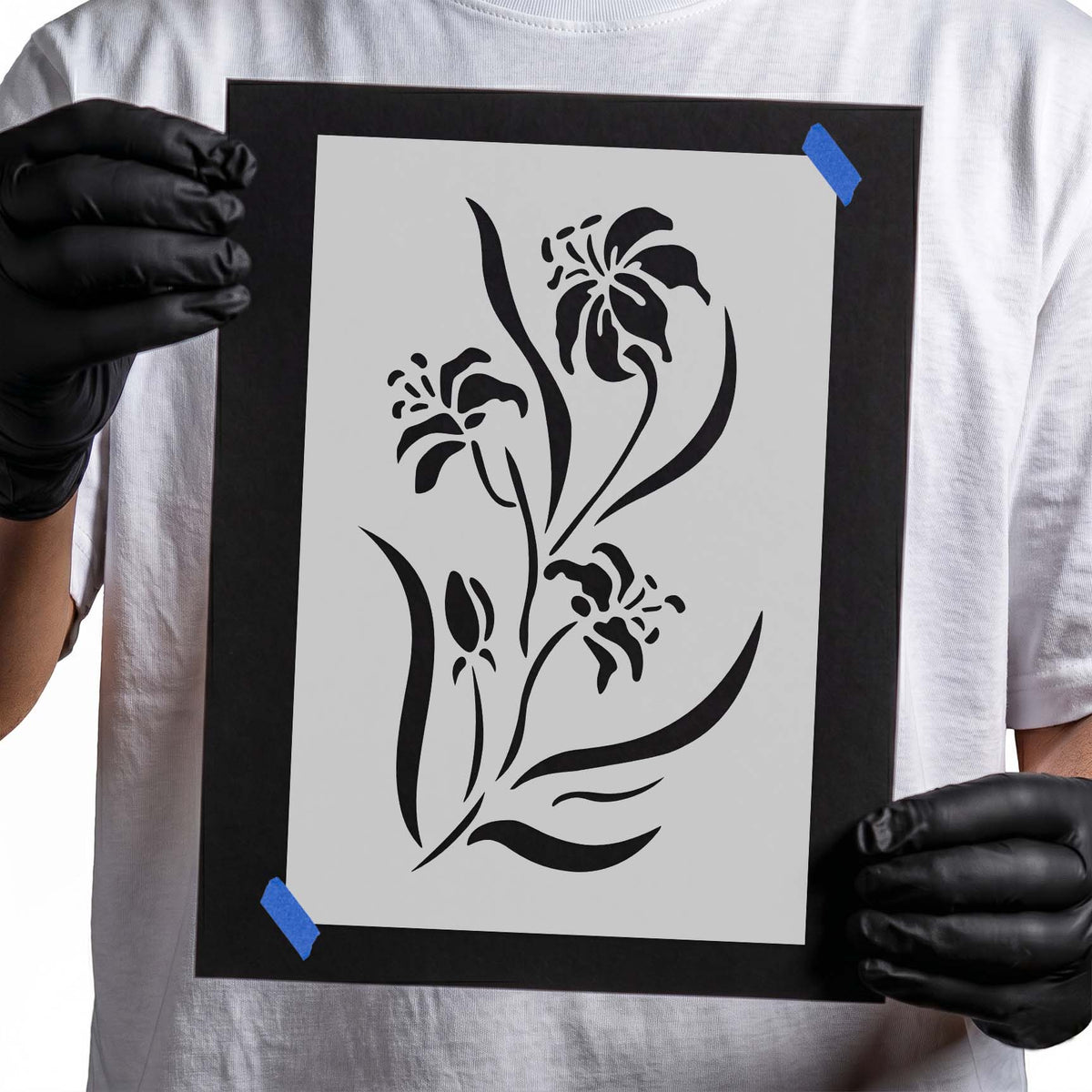 Day lily stencil with blooming flowers and sweeping curved leaves