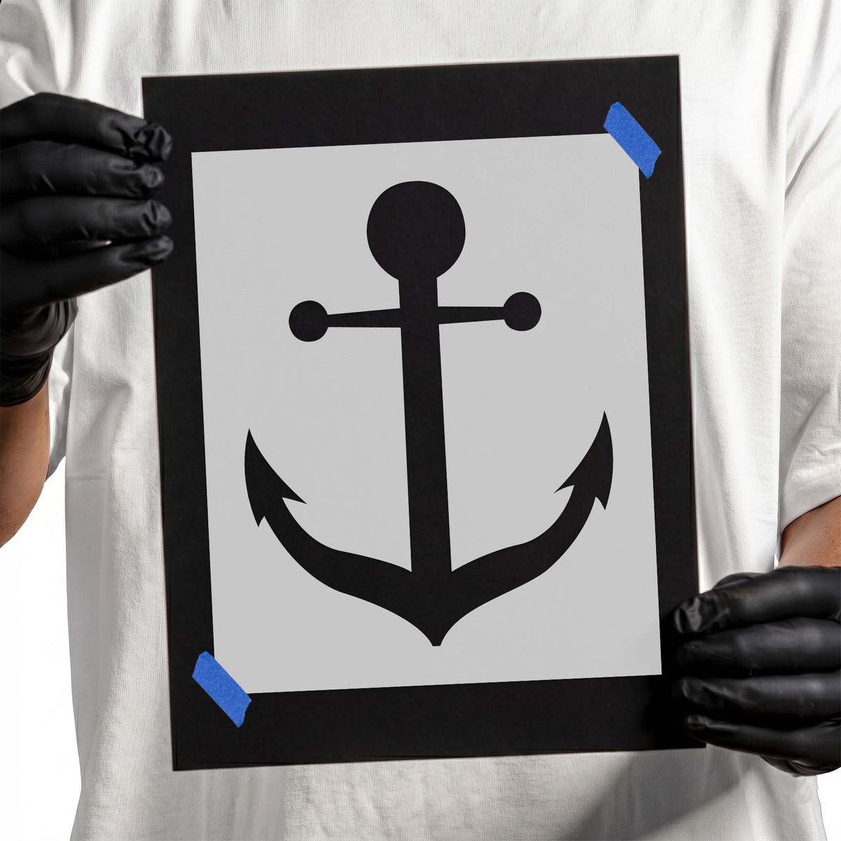 Bold anchor stencil with curved flukes and rounded top