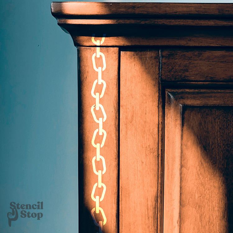 Chain Link Trim Stencil