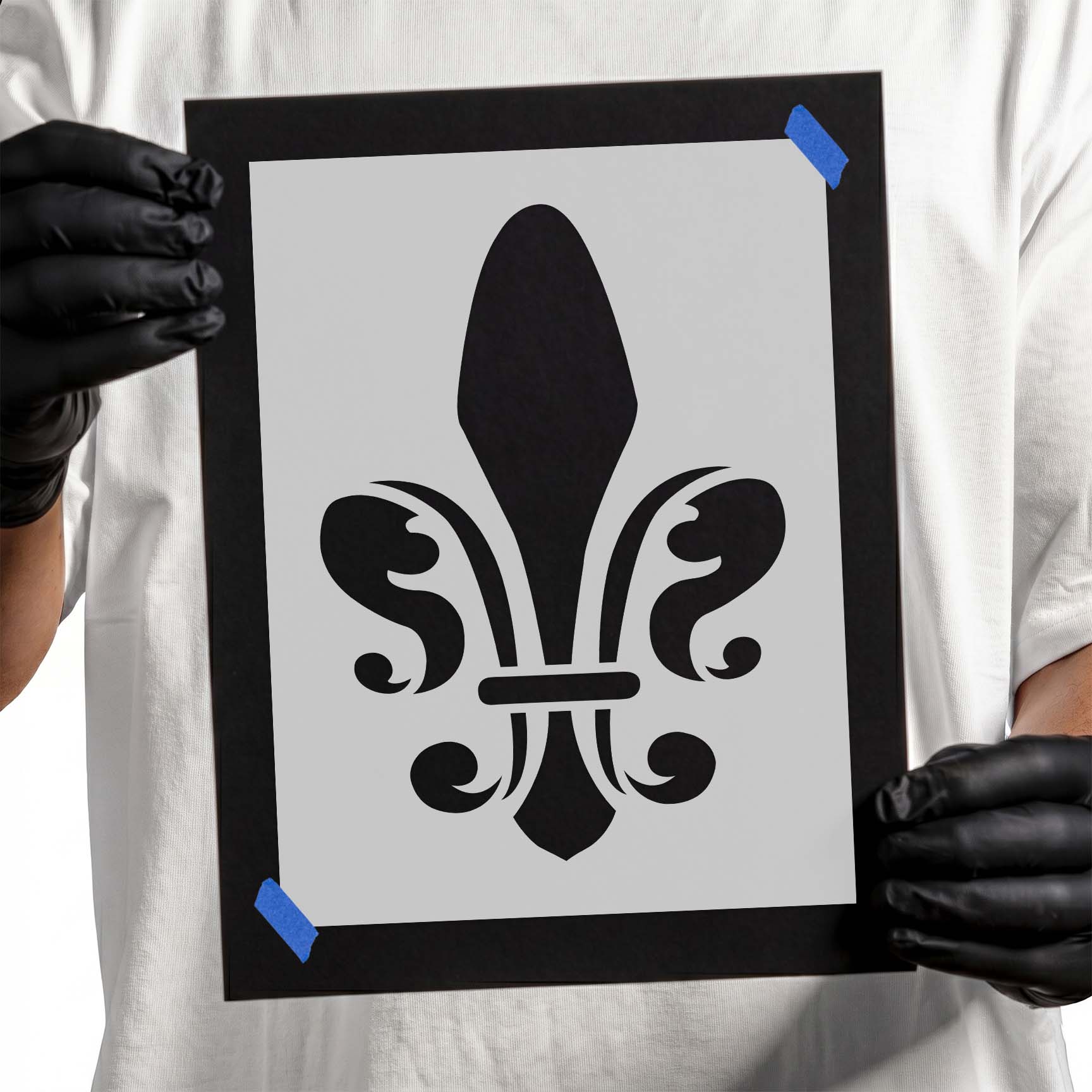 Ornate fleur de lis stencil with symmetrical curved flourishes