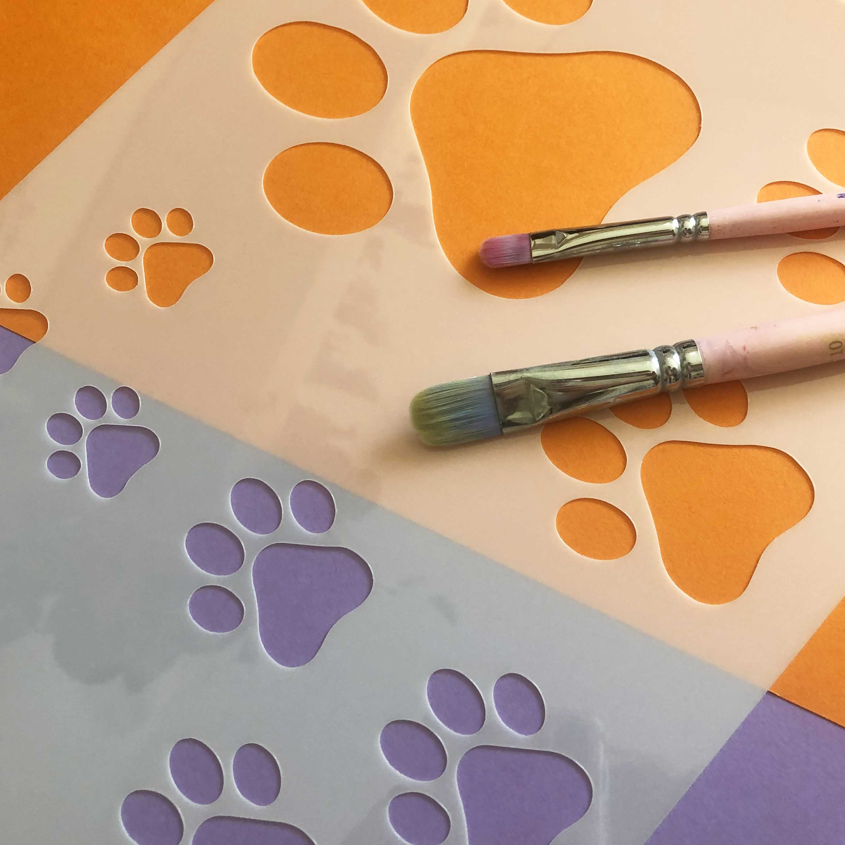 Paw prints stencil