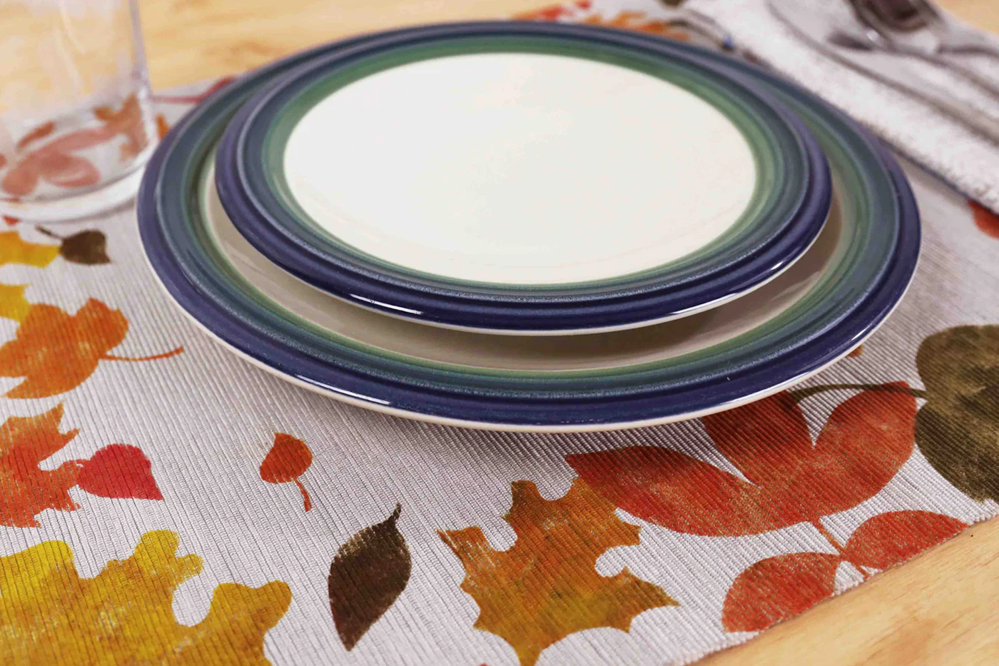 STENCIL STOP | HOW TO MAKE THANKSGIVING PLACEMATS