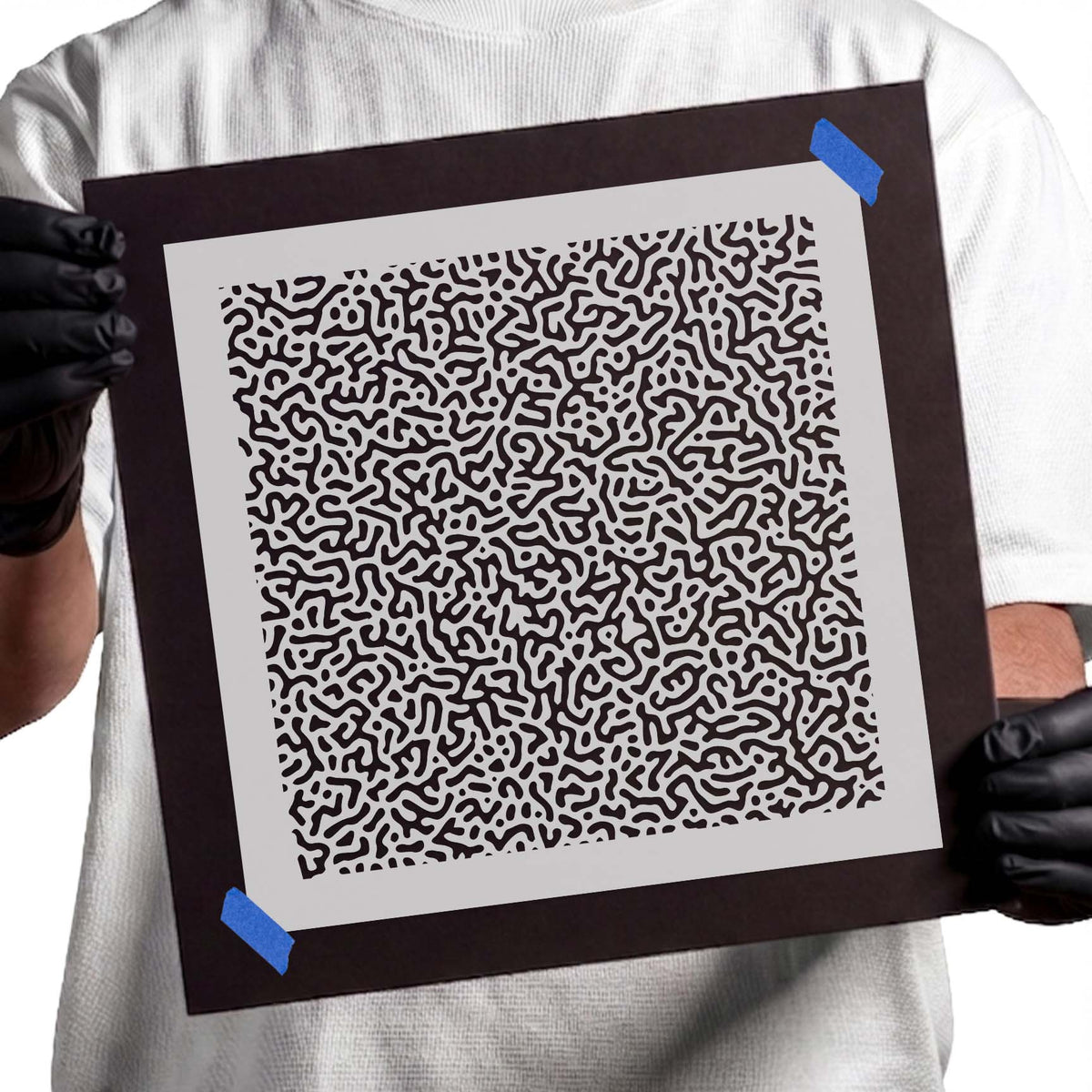 Turing pattern stencil with dense irregular maze-like curved lines